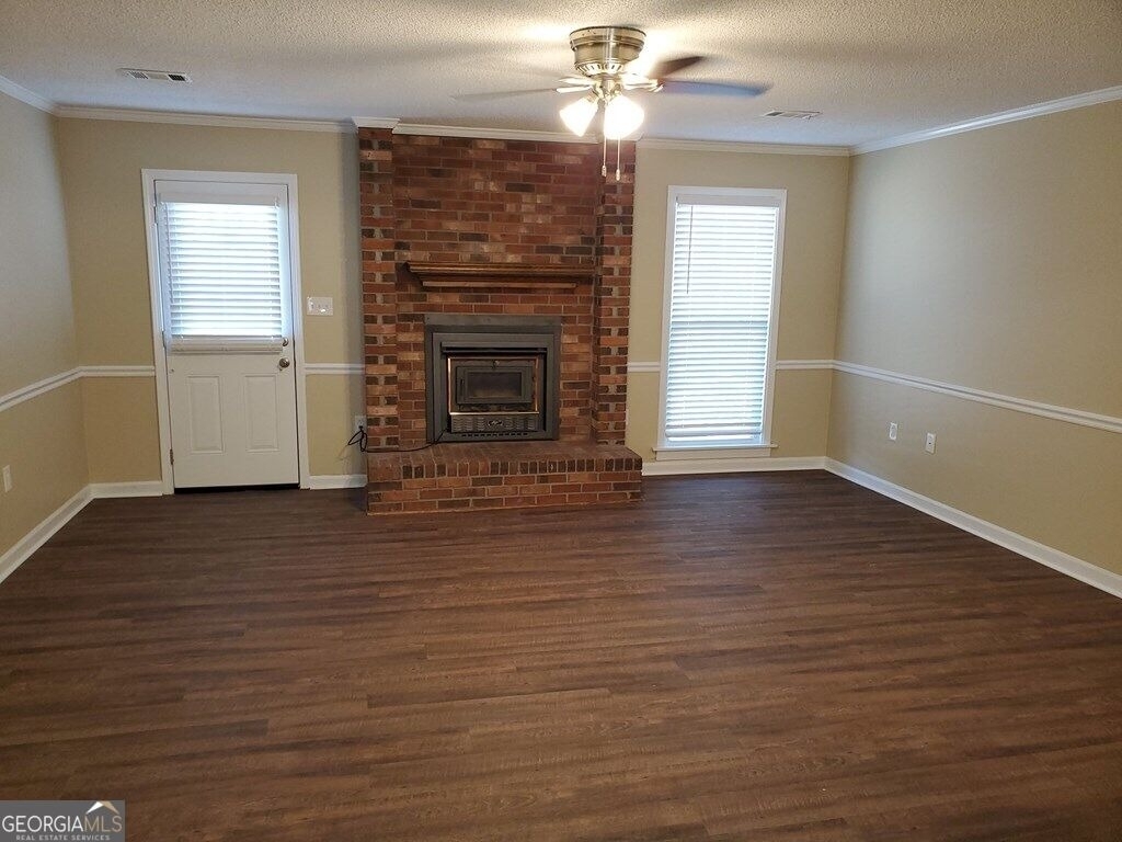 104 Mockingbird Drive - Photo 0