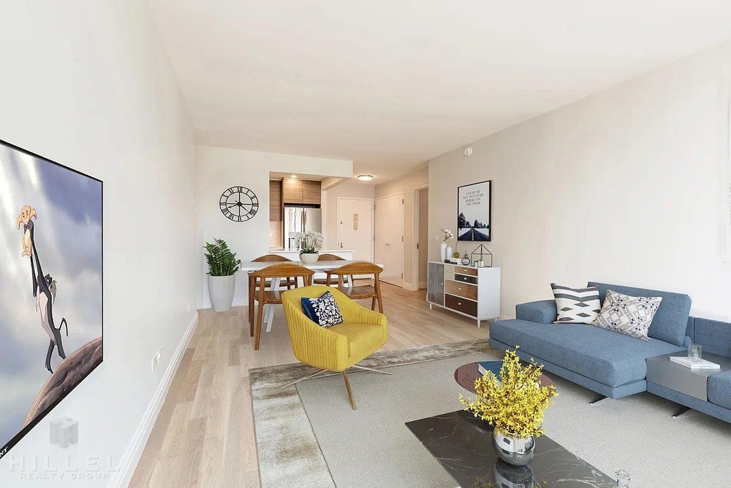 West 48th Street - Photo 6