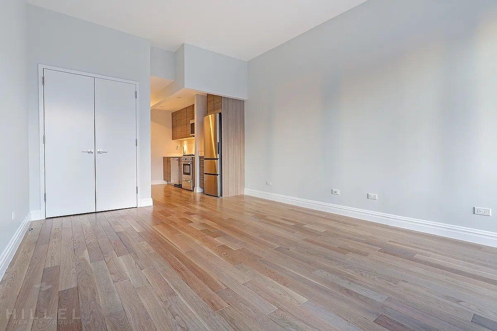 West 48th Street - Photo 1