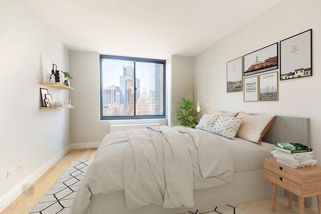 West 48th Street - Photo 5