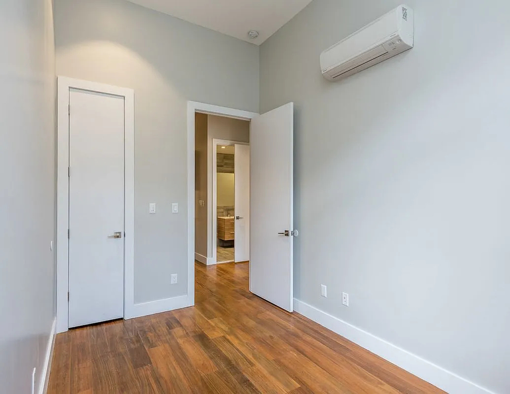 228 Kingsland Avenue - Photo 8