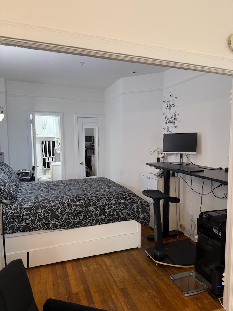 324 East 70th Street - Photo 3