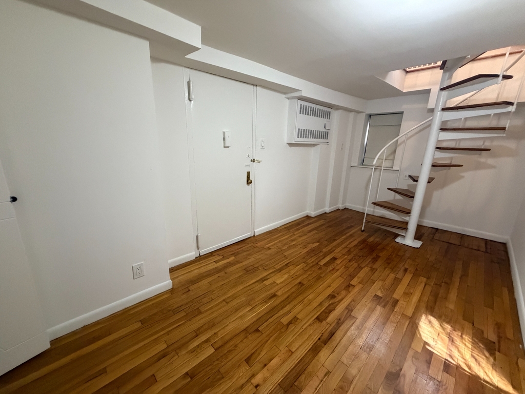 East 39th Street and 3rd Ave - Photo 8