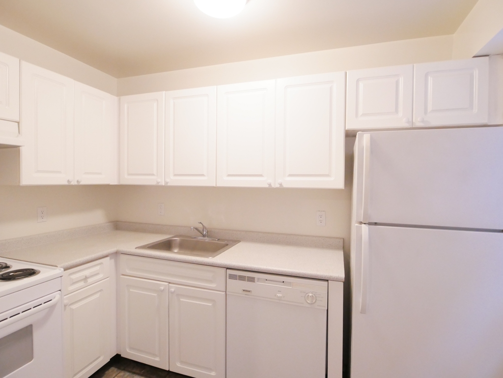 225 East 85th Street - Photo 7