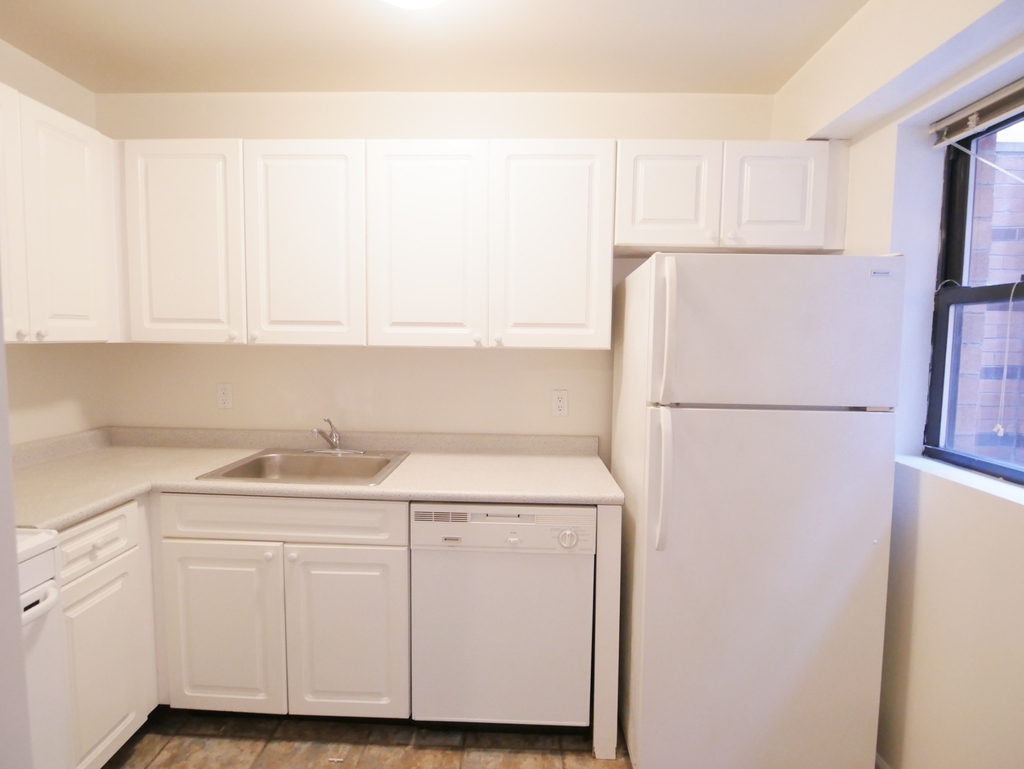 225 East 85th Street - Photo 6
