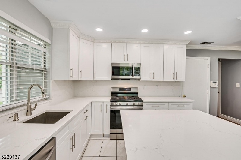 131 Bonney Ct - Photo 9