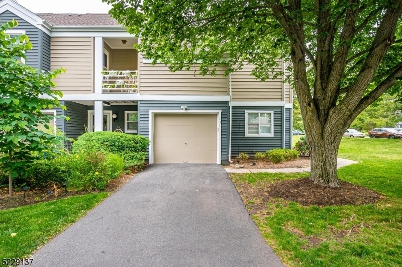 131 Bonney Ct - Photo 0