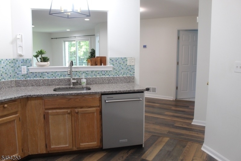 202 Rip Van Dam Ct - Photo 22