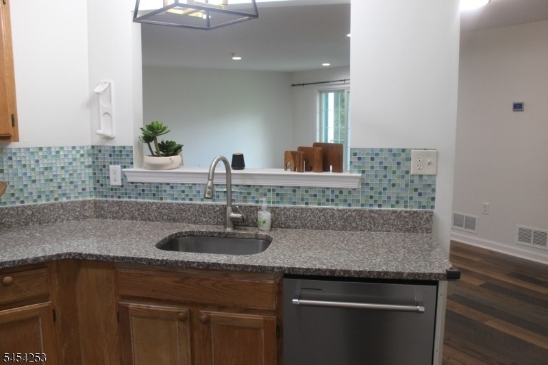 202 Rip Van Dam Ct - Photo 19