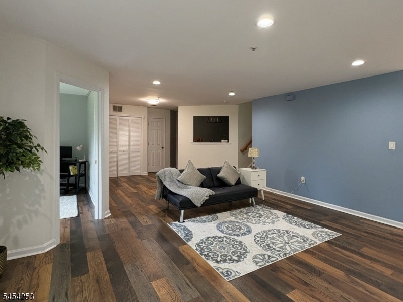 202 Rip Van Dam Ct - Photo 10