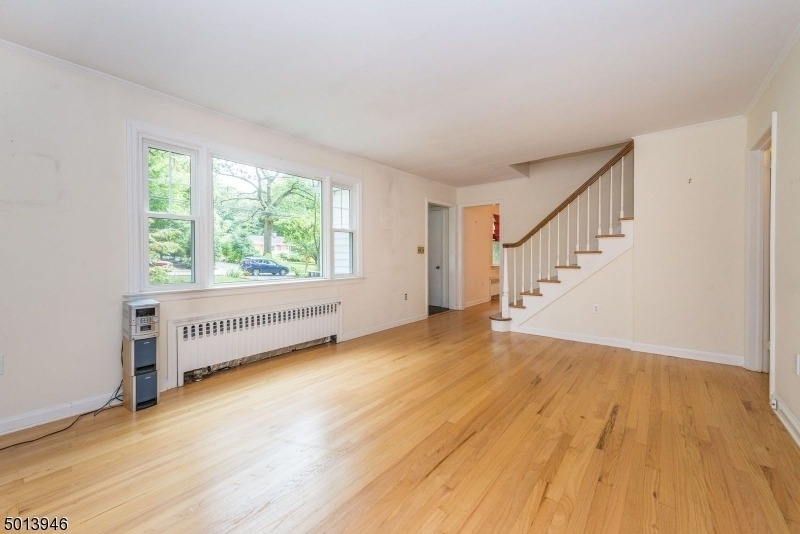 329 Morris Ave - Photo 2
