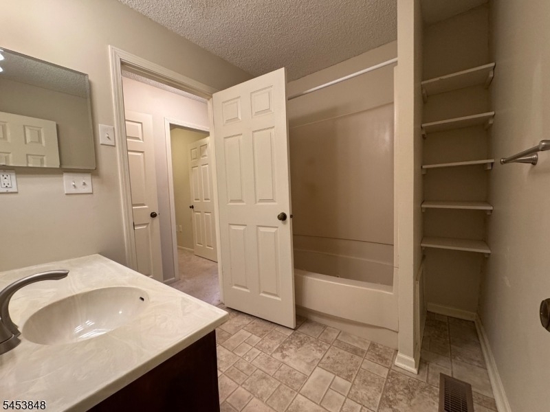 42 Burlington Ct - Photo 26