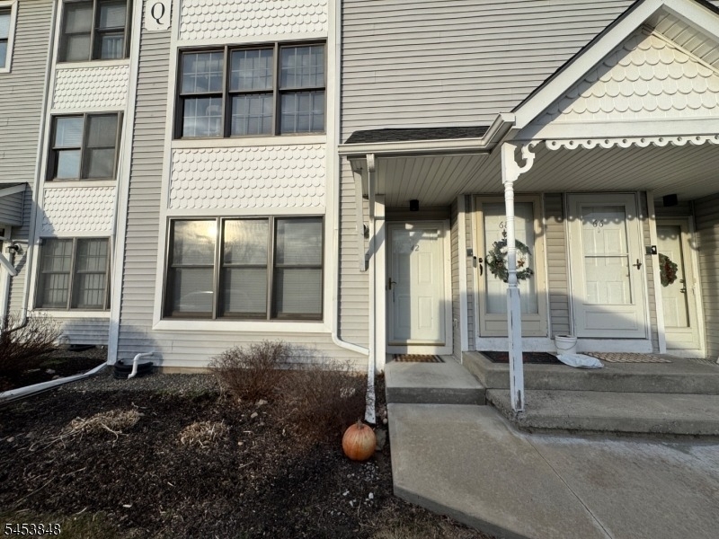 42 Burlington Ct - Photo 0