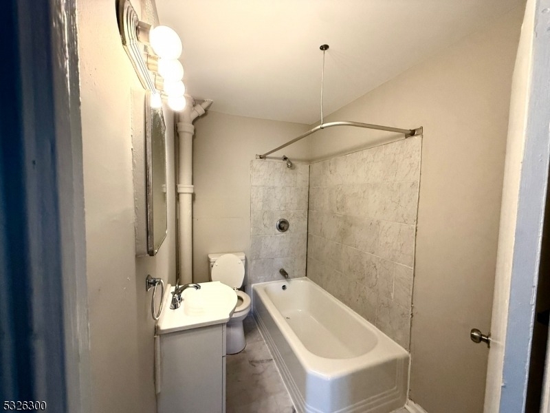 672 Mount Hope Ave - Photo 7