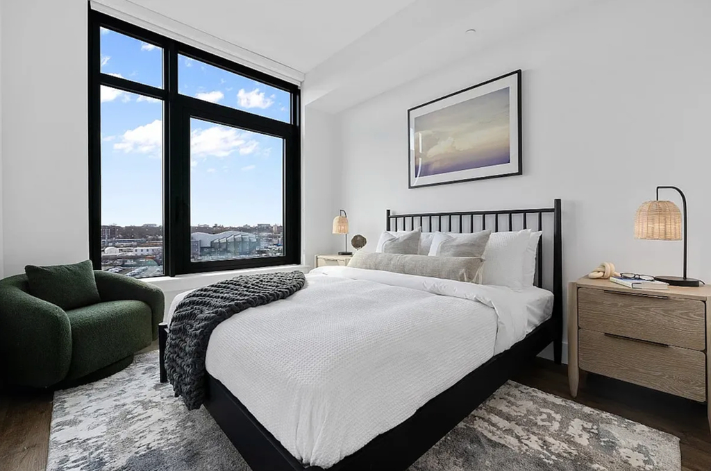 Beautiful huge apartment east harlem  - Photo 1