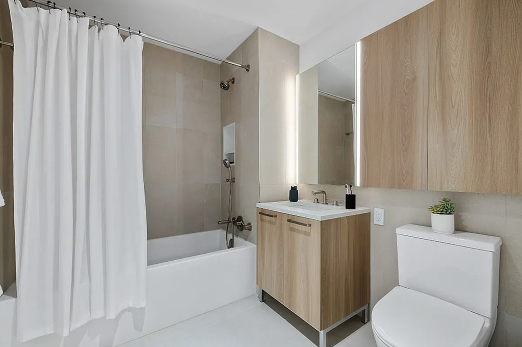 Beautiful huge apartment east harlem  - Photo 5