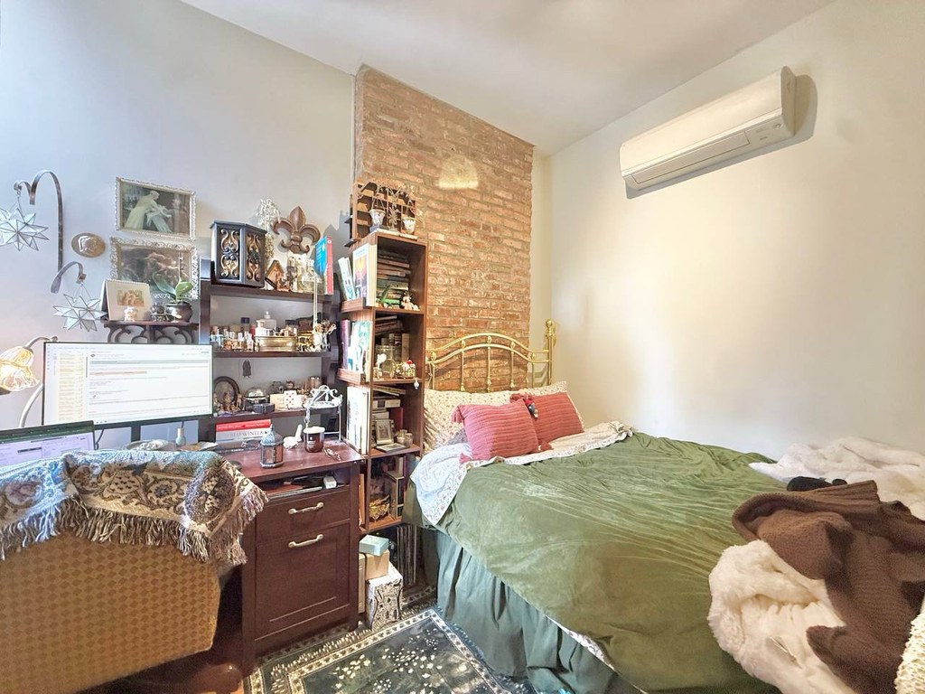 1534 Putnam Avenue - Photo 5