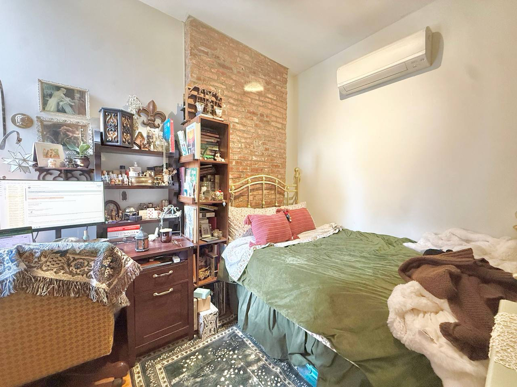 1534 Putnam Avenue - Photo 4