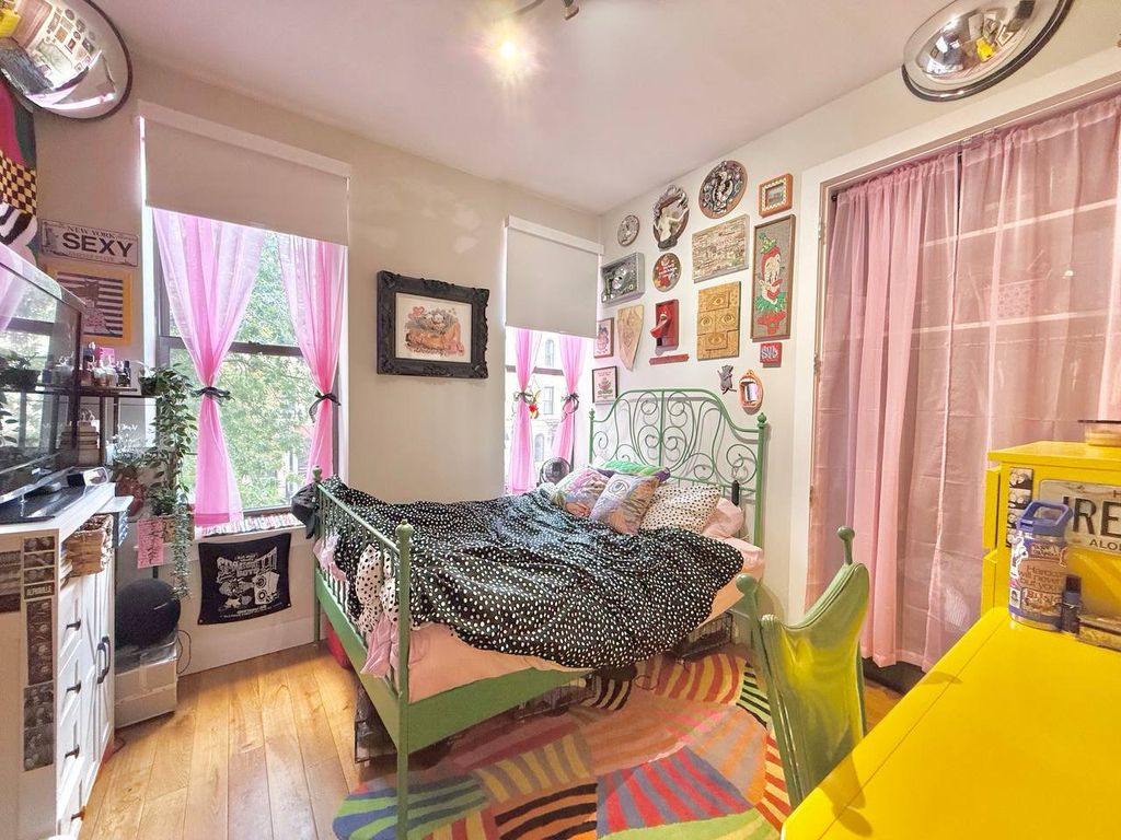 1534 Putnam Avenue - Photo 3