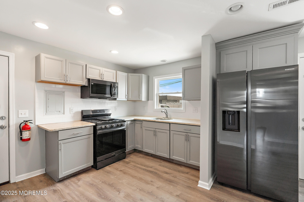 40 Bay Shore Drive - Photo 0