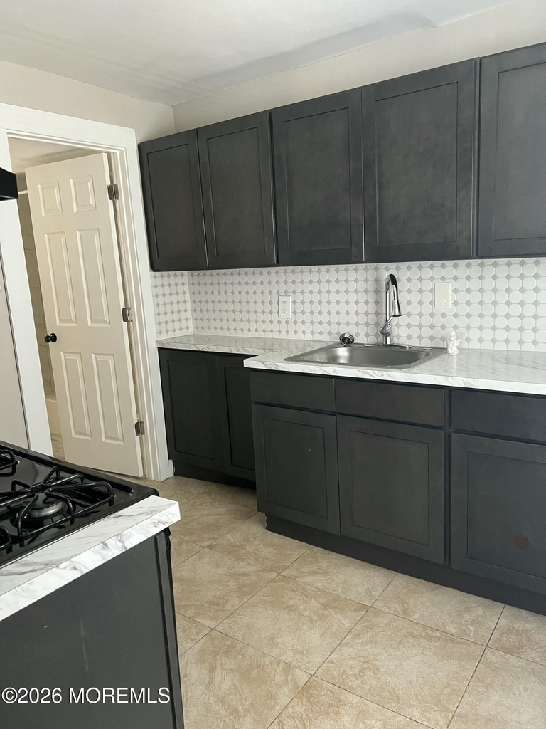 225 Lincoln Avenue - Photo 0