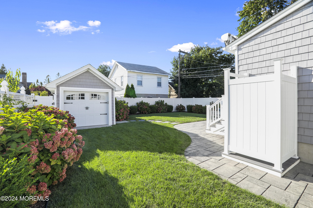 303 B Street - Photo 4