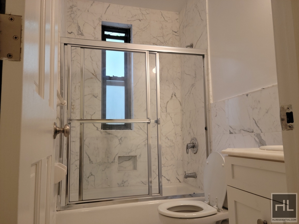 East 78 Street - Photo 4