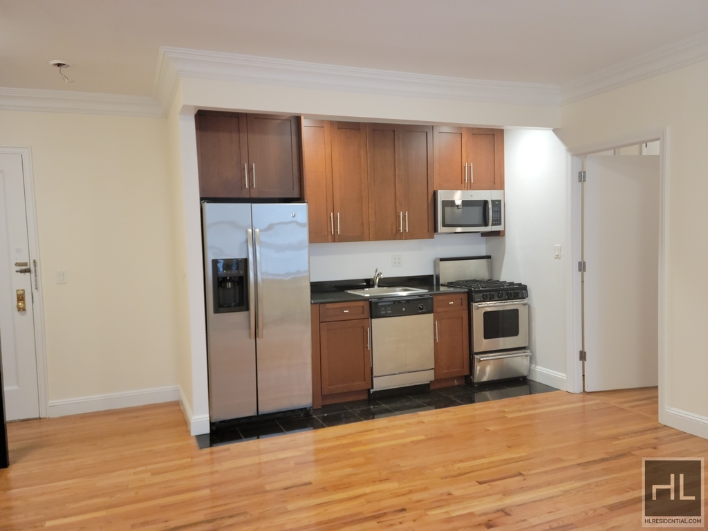 East 78 Street - Photo 1