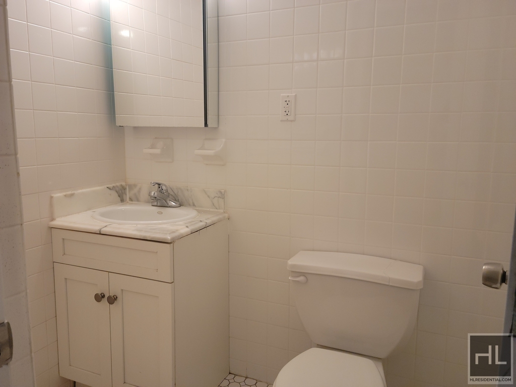 East 78 Street - Photo 5