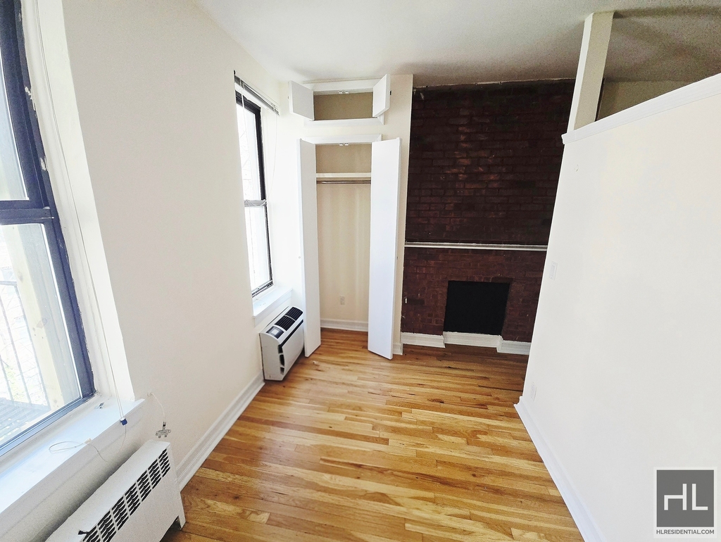 West 56 Street - Photo 1