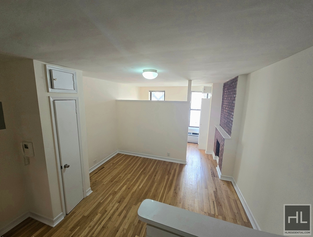 West 56 Street - Photo 2