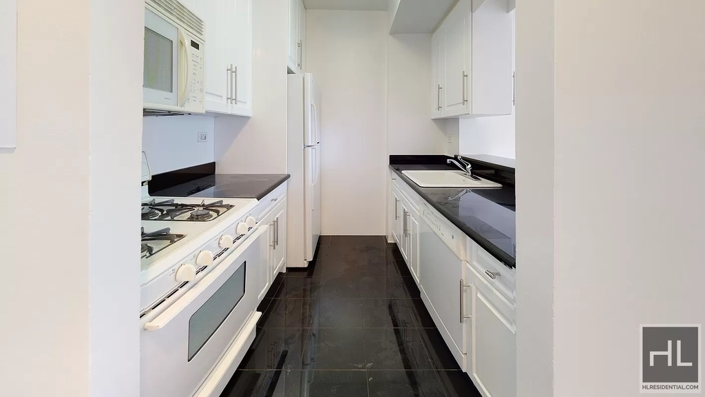 East 71st Street - Photo 3