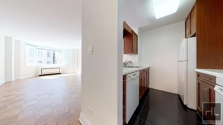 East 71st Street - Photo 0