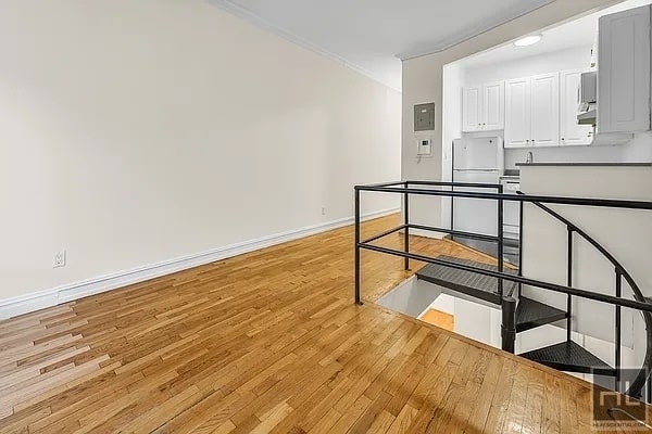 York Avenue - Photo 2