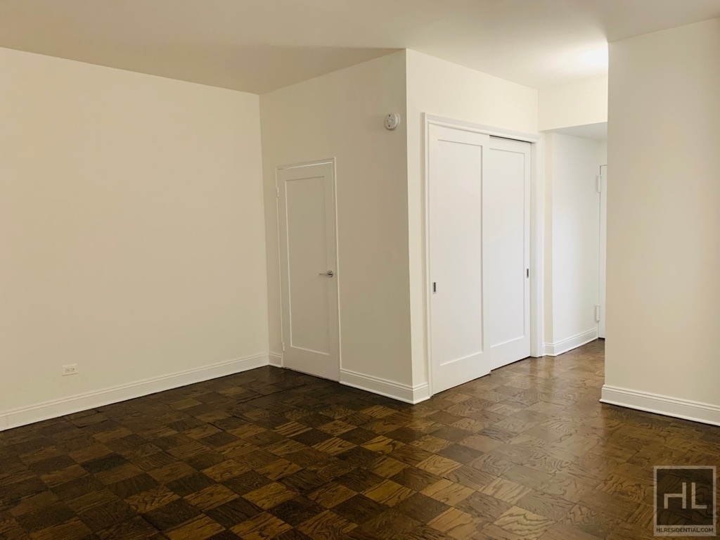 West 22 Street - Photo 0