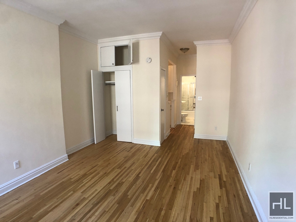 East 83 Street - Photo 3