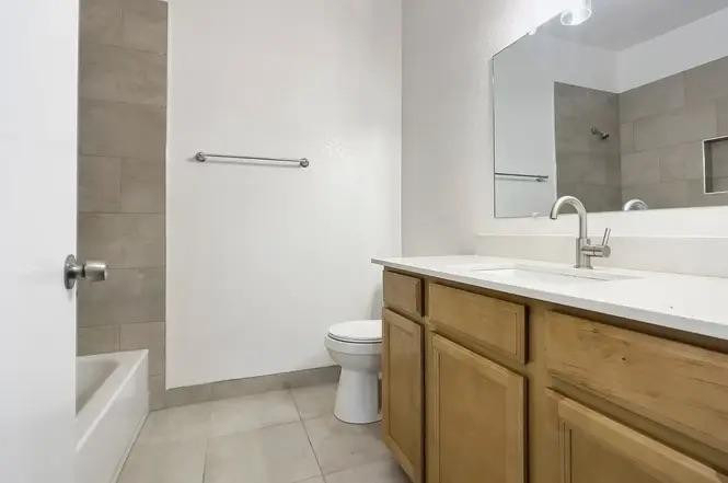1735 W Cortez -- - Photo 2