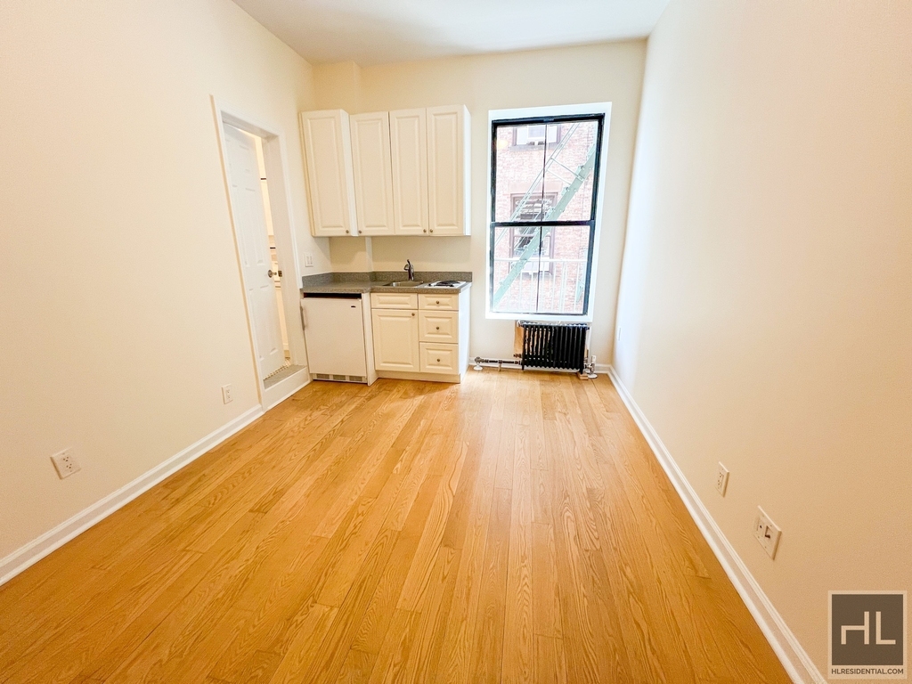 West 72 Street - Photo 0