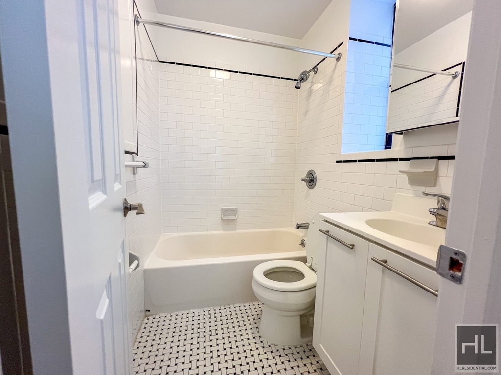 West 72 Street - Photo 4