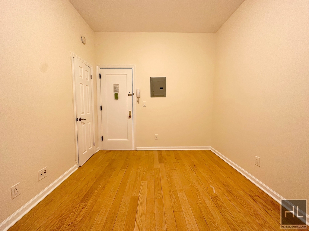 West 72 Street - Photo 2