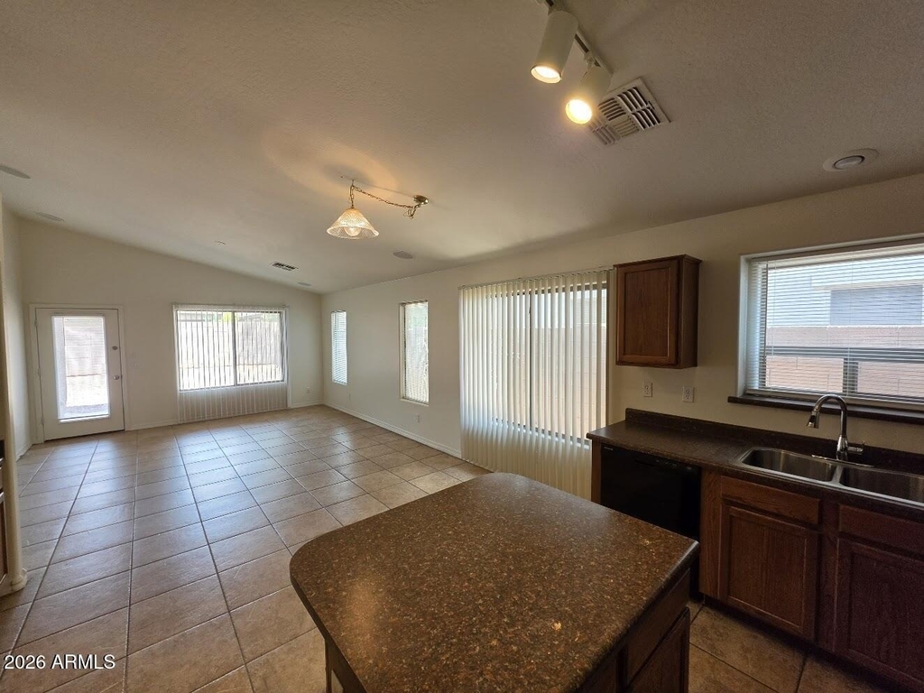 5532 W Southgate Avenue - Photo 3