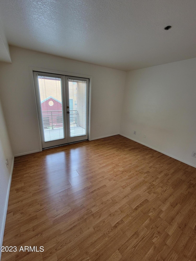 154 W 5th Street - Photo 7