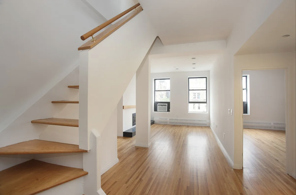Sixth Avenue - Photo 1