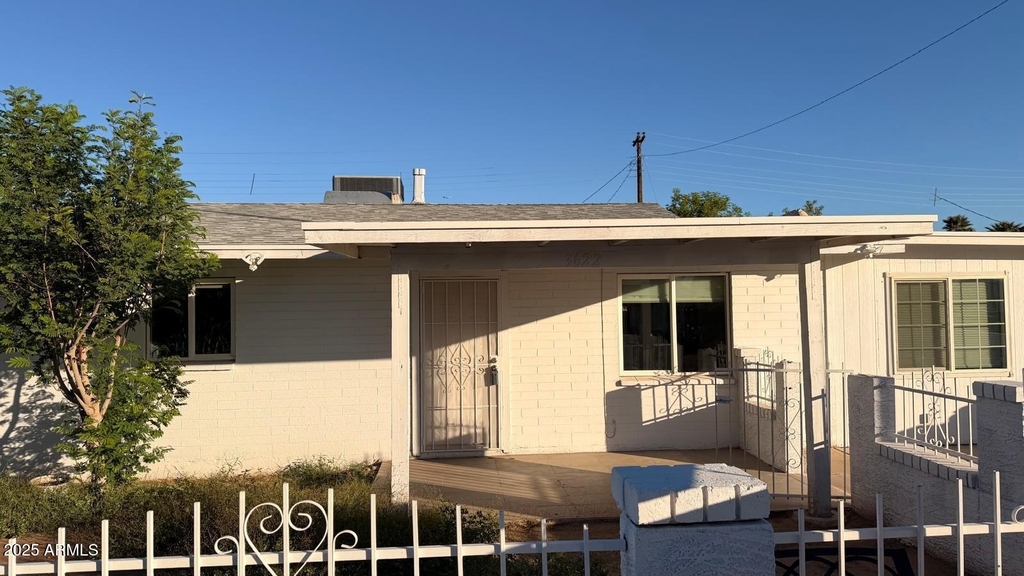 3622 W Sunland Avenue - Photo 0