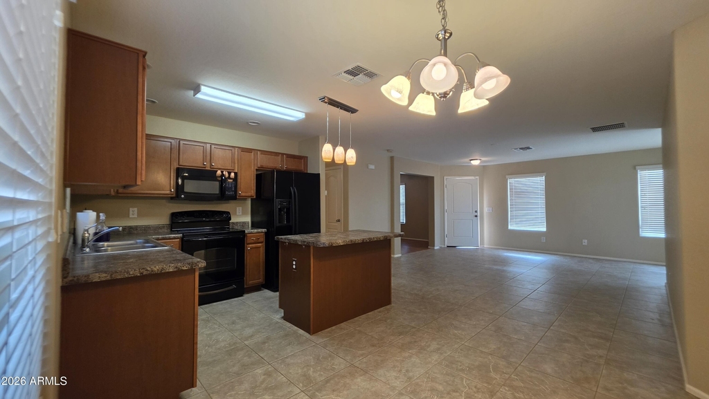 40458 W Hayden Drive - Photo 2