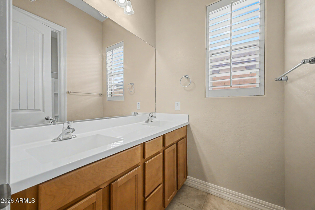 8833 S 167th Lane - Photo 31