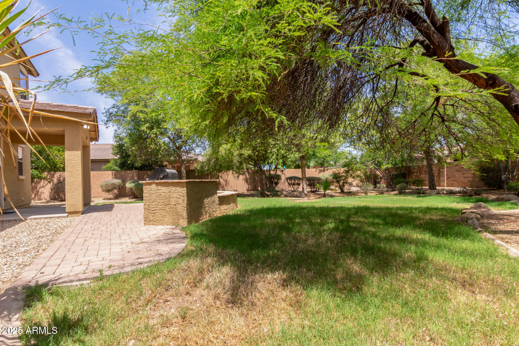 15204 W Westview Drive - Photo 33