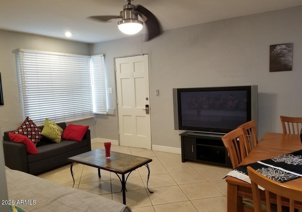 830 N 6th Avenue - Photo 2
