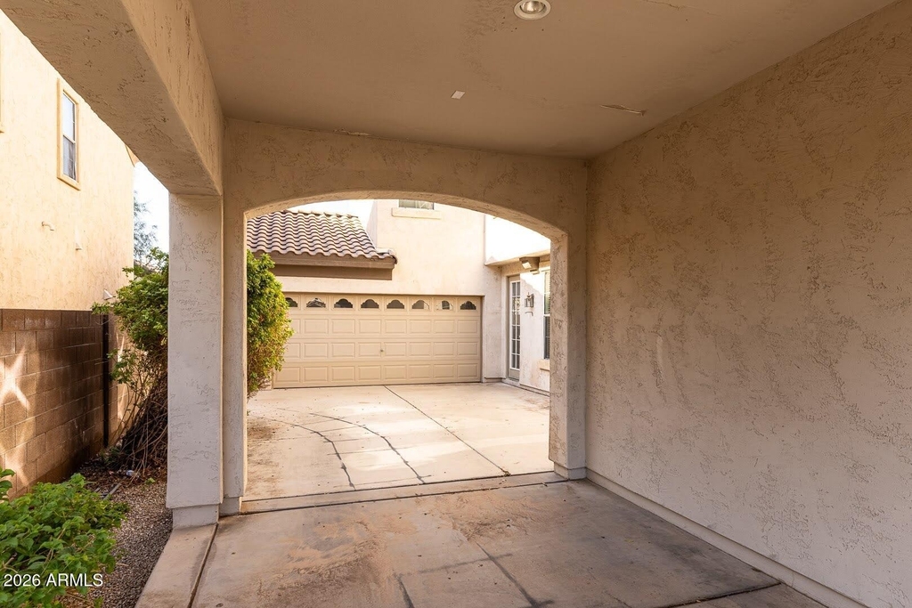 2051 E Carla Vista Drive - Photo 4