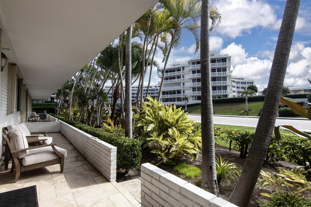 139 Sunrise Avenue - Photo 2